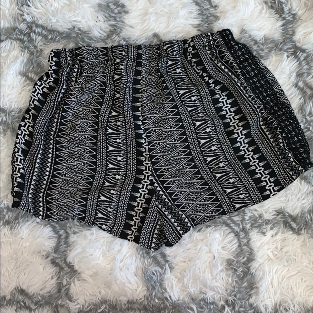 Charlotte Russe cute shorts - Picture 2 of 4